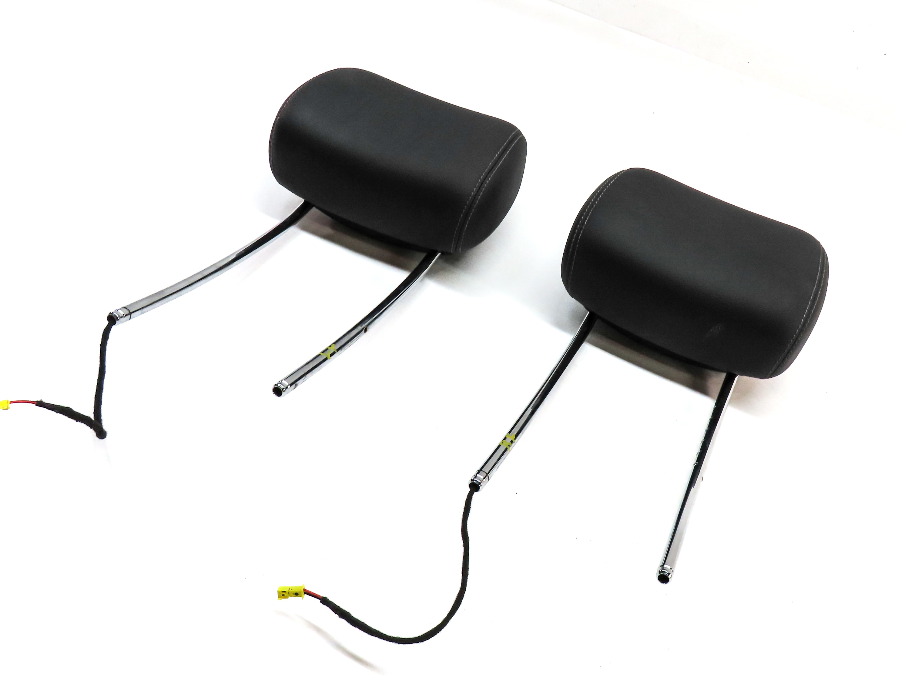 07-09 MERCEDES GL-CLASS X164 FRONT LEFT & RIGHT SEAT HEADREST SET/2(Black)  — exact item pictured